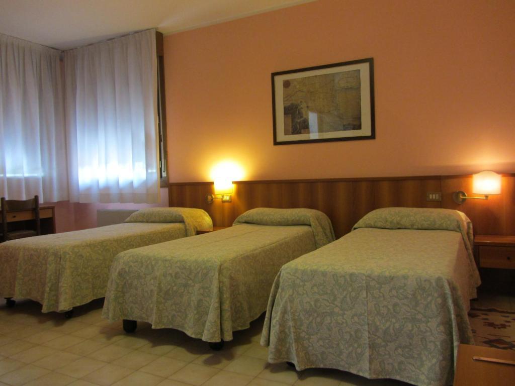 Hotel Ristorante Al Bassanello Bassano del Grappa Luaran gambar