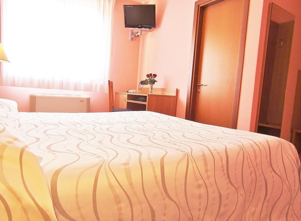 Hotel Ristorante Al Bassanello Bassano del Grappa Luaran gambar