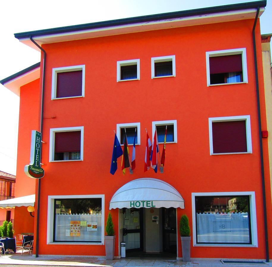 Hotel Ristorante Al Bassanello Bassano del Grappa Luaran gambar