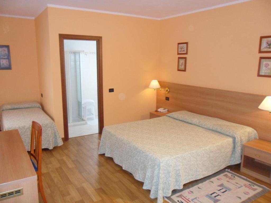Hotel Ristorante Al Bassanello Bassano del Grappa Bilik gambar