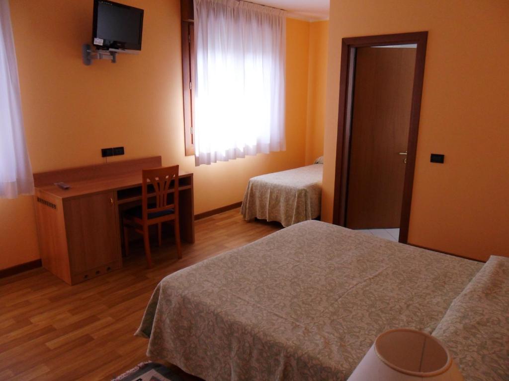 Hotel Ristorante Al Bassanello Bassano del Grappa Bilik gambar