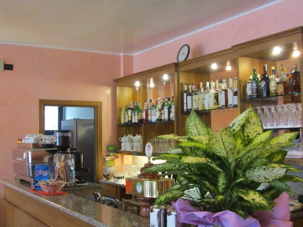 Hotel Ristorante Al Bassanello Bassano del Grappa Luaran gambar